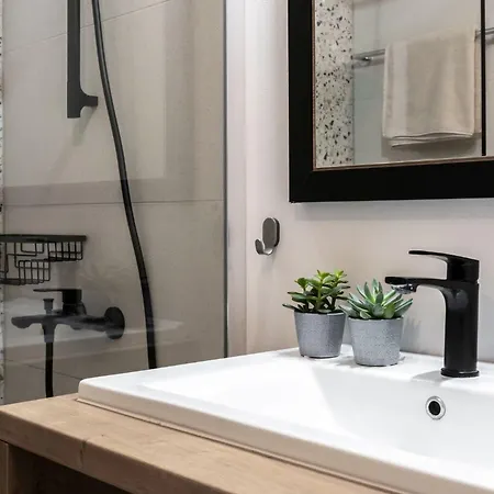 Charming Seaside House *