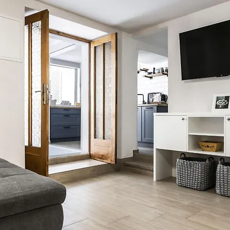 Charming Seaside House * Pag Town