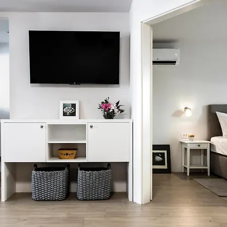 Charming Seaside House With Office *