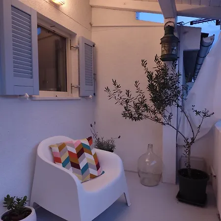 Villa Charming Beachfront House With Office Pag Town