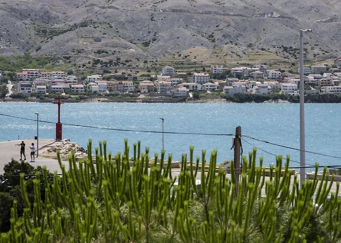 Charming Seaside House Pag Town