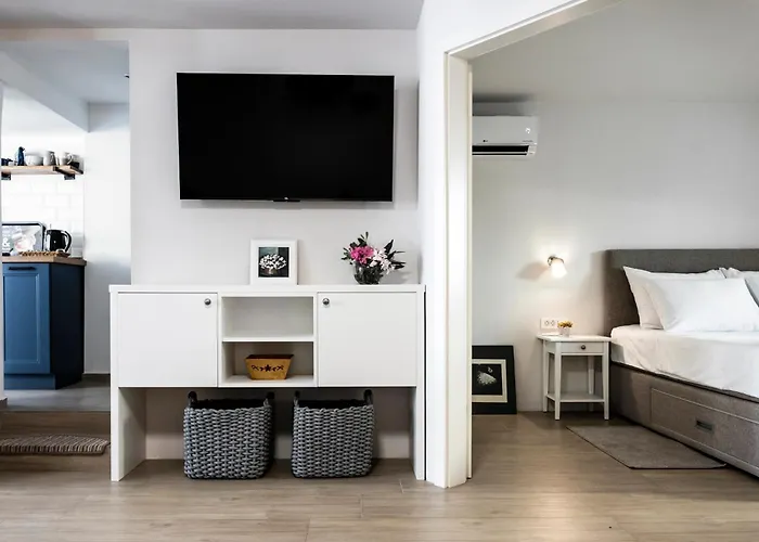 Charming Seaside House *