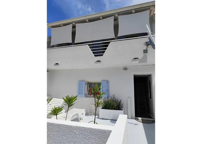 Vila Charming Seaside House Pag Town