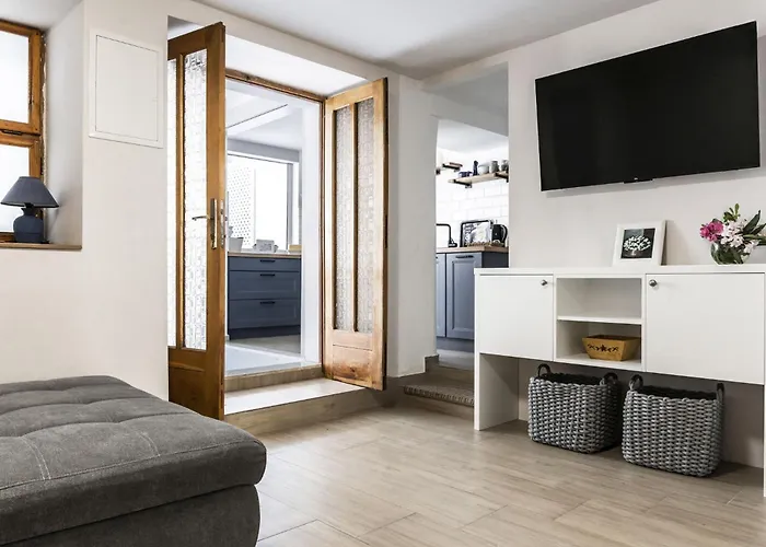 Charming Seaside House * פג